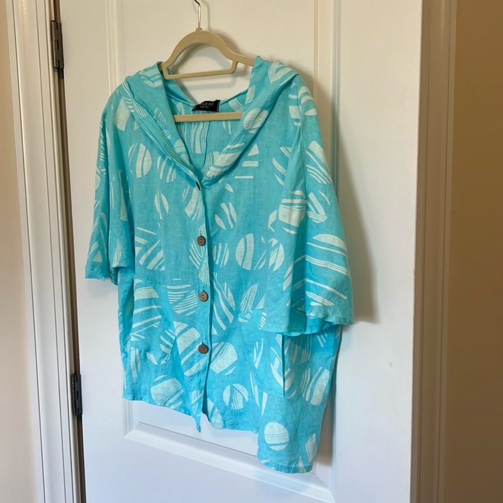 Avolto Turquoise Button-Up Linen Hooded Top - Picture 2 of 10